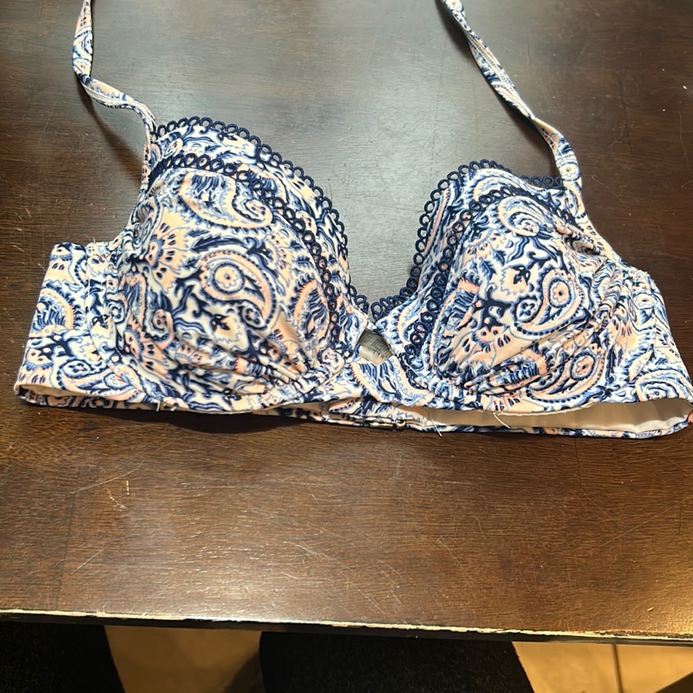 Victoria secret bikini top. Practically new.
